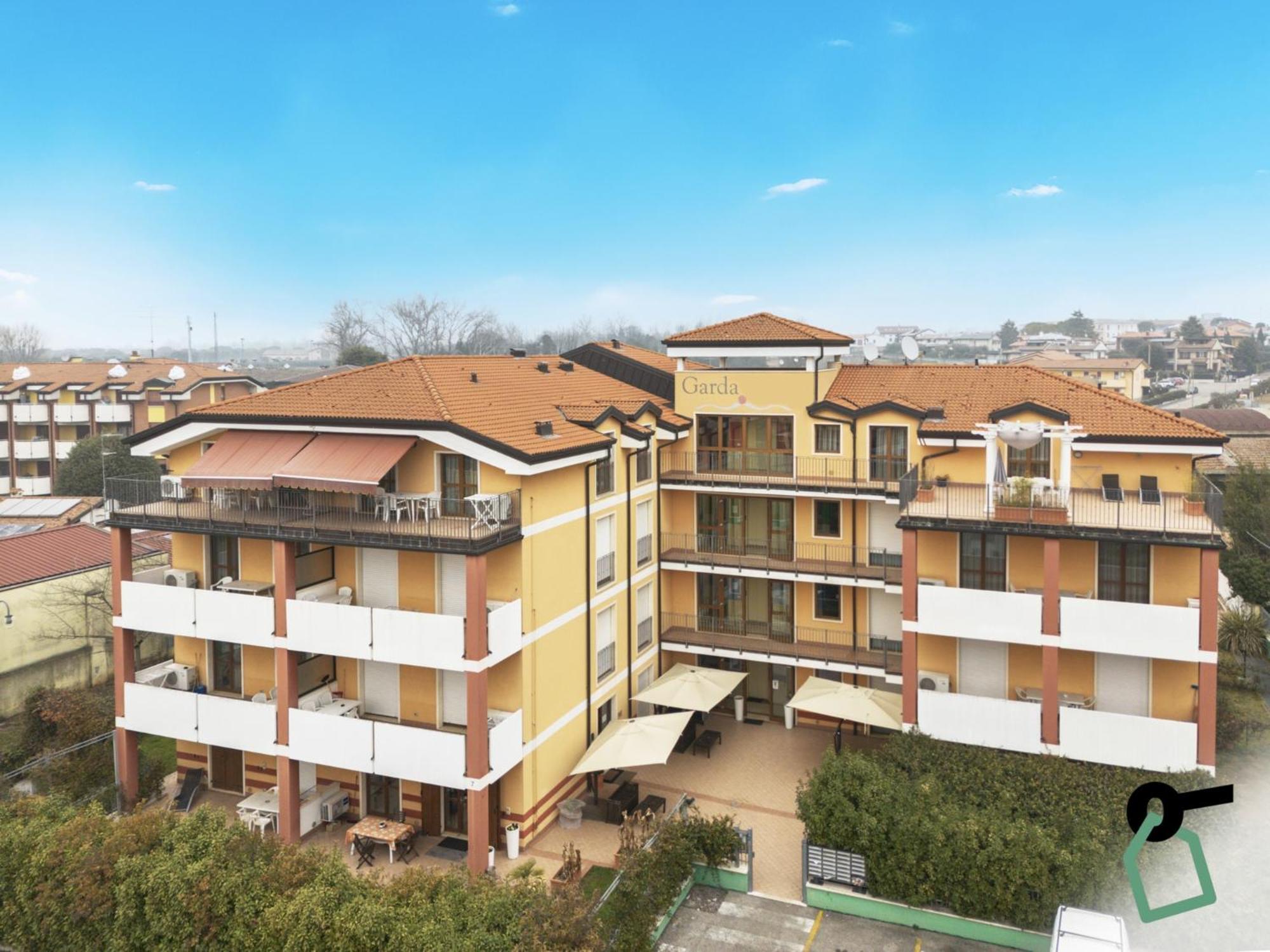 Hotiday Residence Garda بسكييرا ديل غاردا المظهر الخارجي الصورة